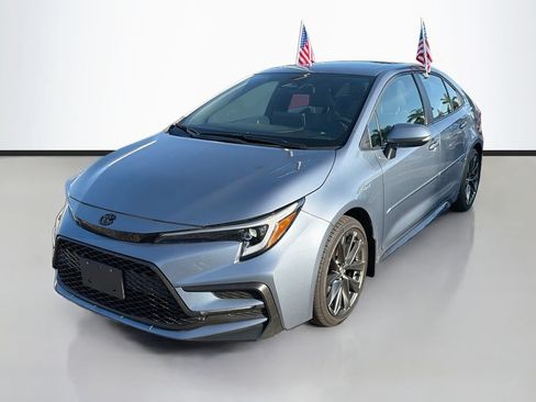 Used 2025 Toyota Corolla SE w/ SE Premium Package FWD image 3