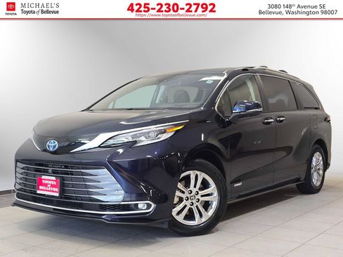 Certified 2021 Toyota Sienna Platinum AWD/4WD image 1