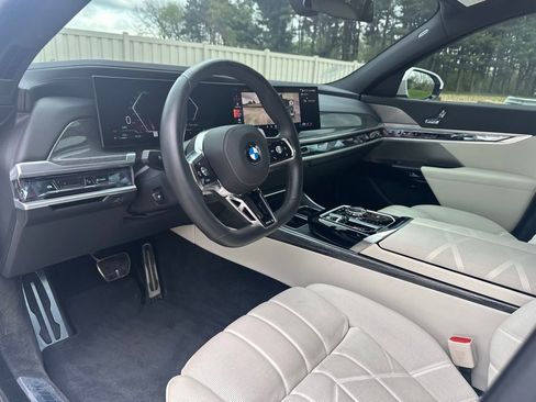 Certified 2024 BMW 760i xDrive w/ Executive Package image 16