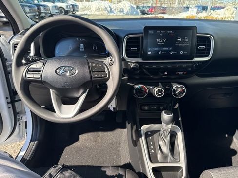 Used 2026 Hyundai Venue SE image 21
