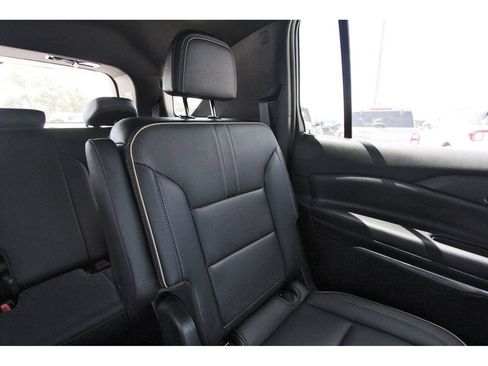 Used 2025 Chevrolet Traverse High Country w/ LPO, Floor Liner Package FWD image 13