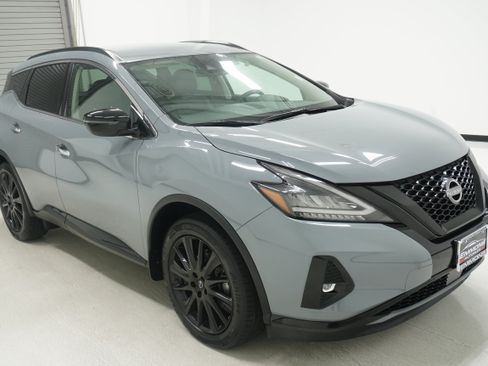 Used 2023 Nissan Murano SV w/ SV Midnight Edition Package AWD/4WD image 3