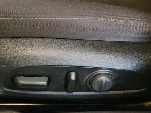 Used 2019 Chevrolet Malibu LT image 18