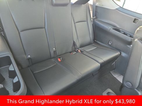 Used 2024 Toyota Grand Highlander XLE image 18