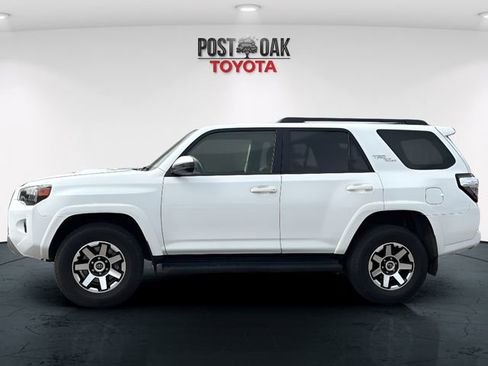 Used 2024 Toyota 4Runner TRD Off-Road image 4