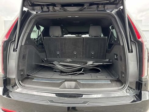 Used 2023 Cadillac Escalade ESV Sport AWD/4WD image 5