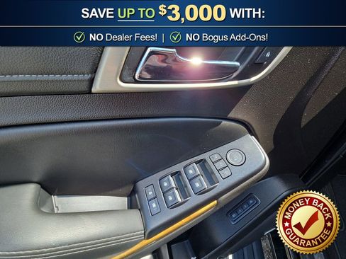 Used 2017 GMC Yukon Denali RWD image 16