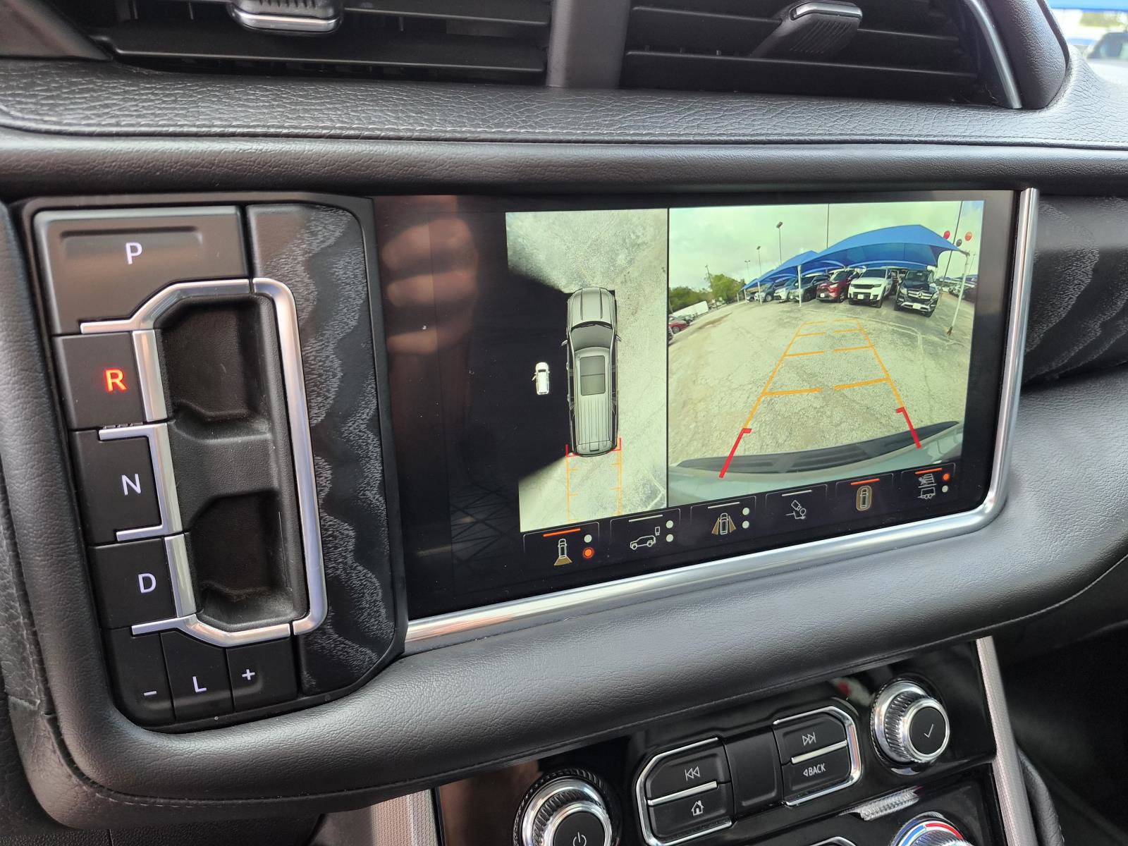 Used 2023 GMC Yukon Denali w/ Advanced Technology Package AWD/4WD image 30