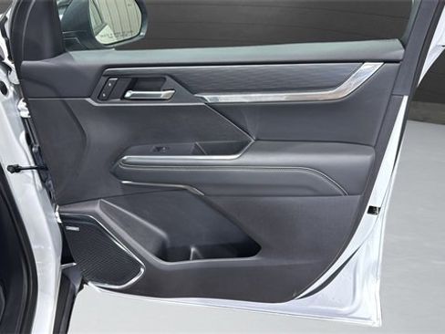 Used 2025 GMC Acadia Elevation image 49