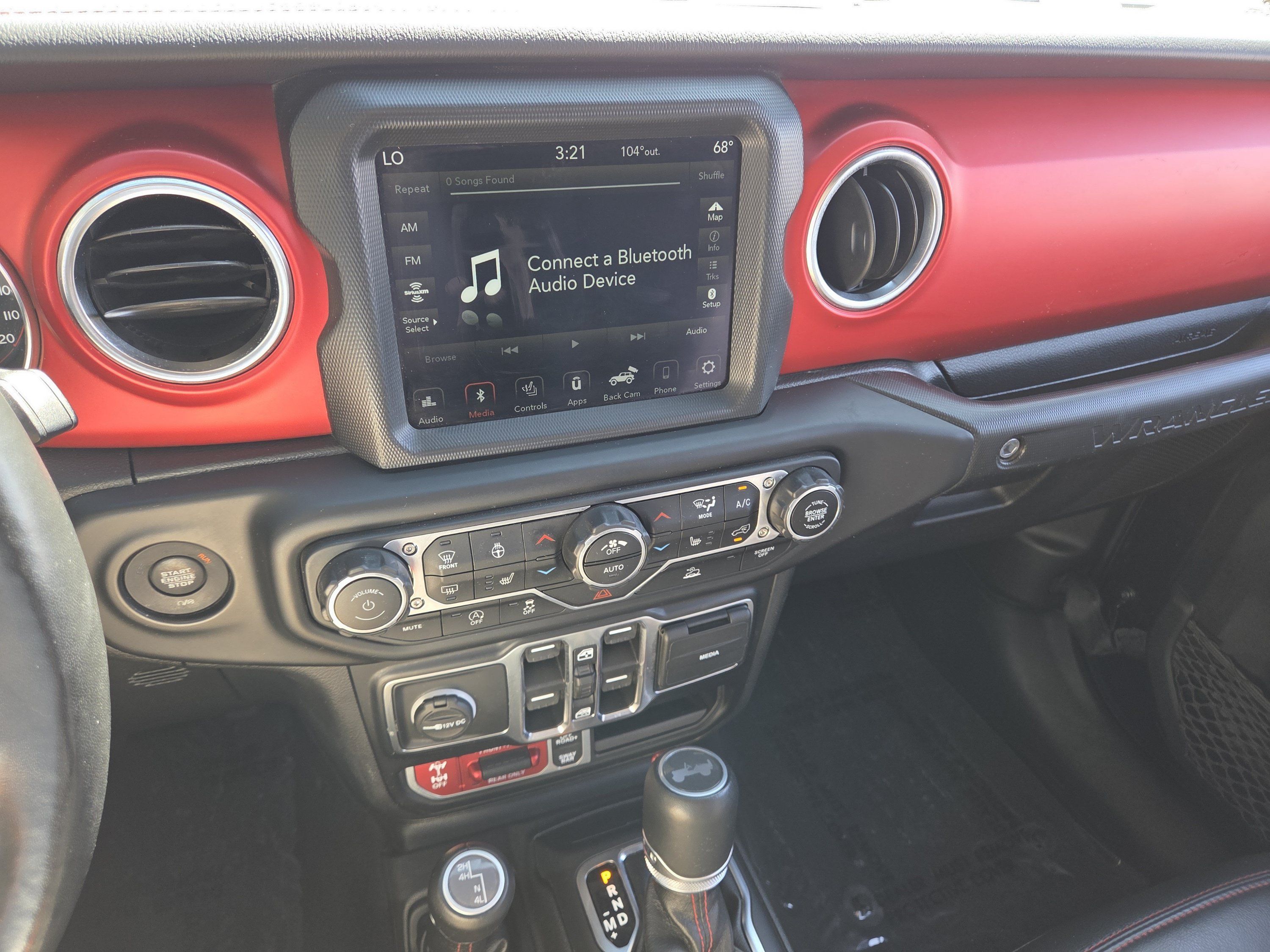 Used 2022 Jeep Wrangler Unlimited Rubicon w/ Cold Weather Group AWD/4WD image 33