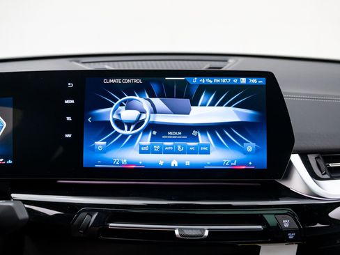 New 2026 BMW X2 xDrive28i w/ Convenience Package image 25