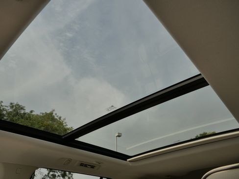 Used 2021 GMC Yukon Denali w/ Denali Premium Package image 29