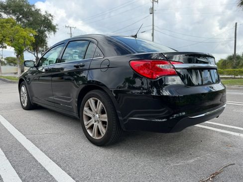Used 2013 Chrysler 200 Touring FWD image 3