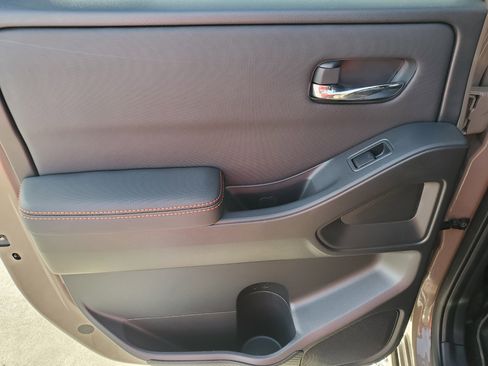 Used 2022 Nissan Frontier PRO-4X image 31