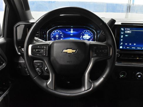 Used 2023 Chevrolet Silverado 1500 LT AWD/4WD image 6