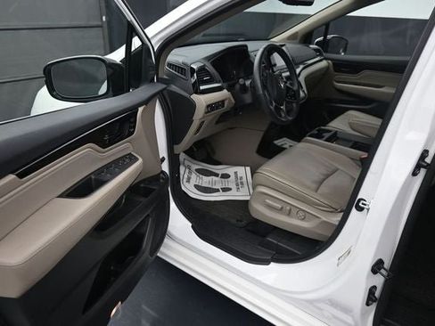 Used 2023 Honda Odyssey Elite image 16