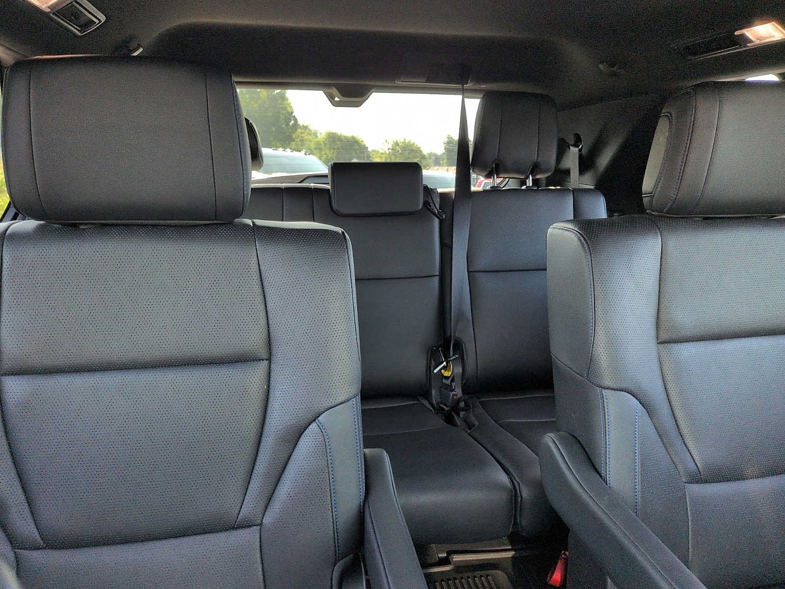 Used 2025 Toyota Sequoia Platinum AWD/4WD image 11