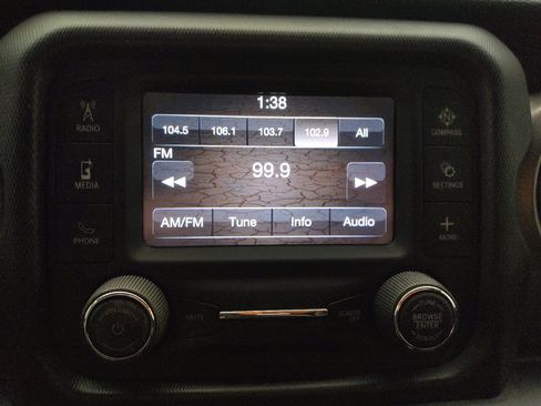 Used 2018 Jeep Wrangler Unlimited Sport AWD/4WD image 25