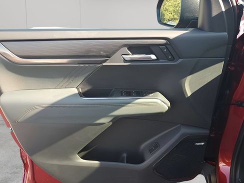 New 2026 GMC Acadia AT4 w/ Luxury Package AWD/4WD image 30