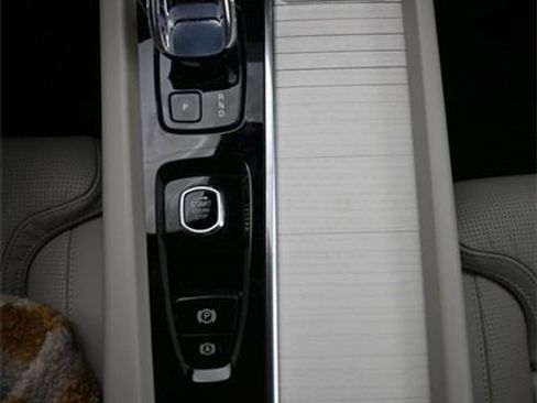 New 2026 Volvo XC60 B5 Ultra w/ Protection Package Premier image 10