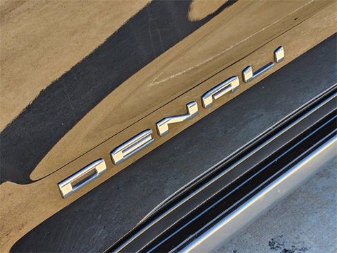 Used 2024 GMC Sierra 1500 Denali w/ Technology Package image 12