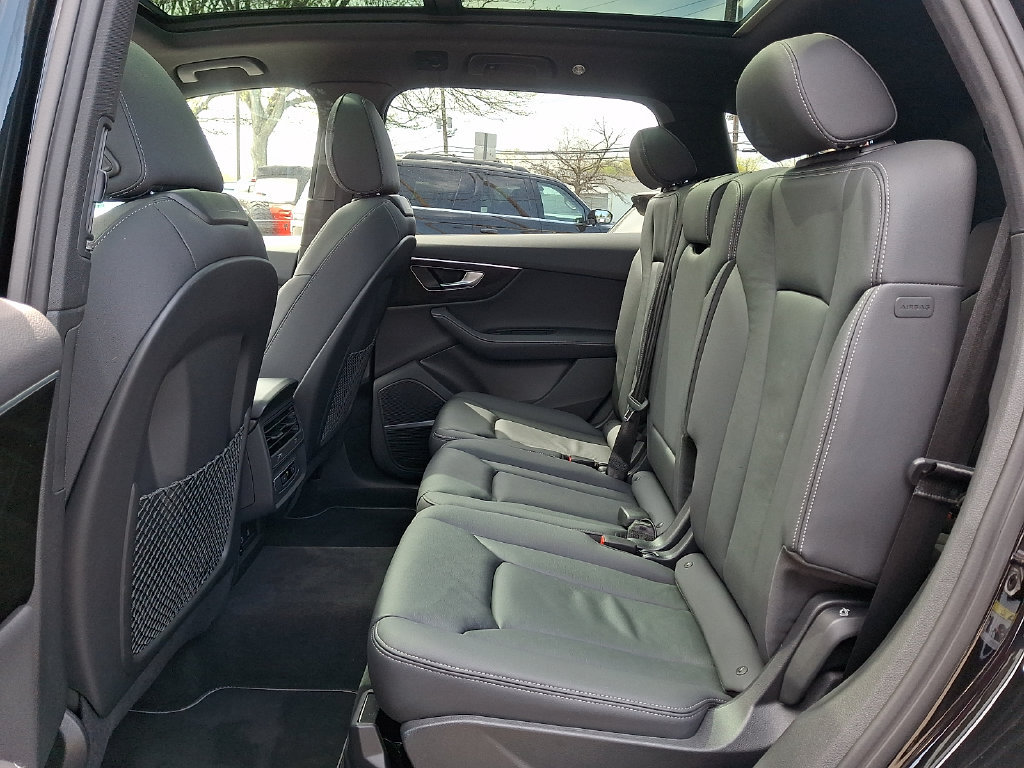 Used 2025 Audi Q7 3.0T Premium Plus AWD/4WD image 14