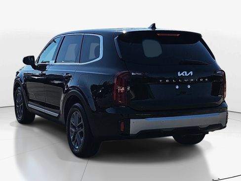 Used 2023 Kia Telluride LX AWD/4WD image 6