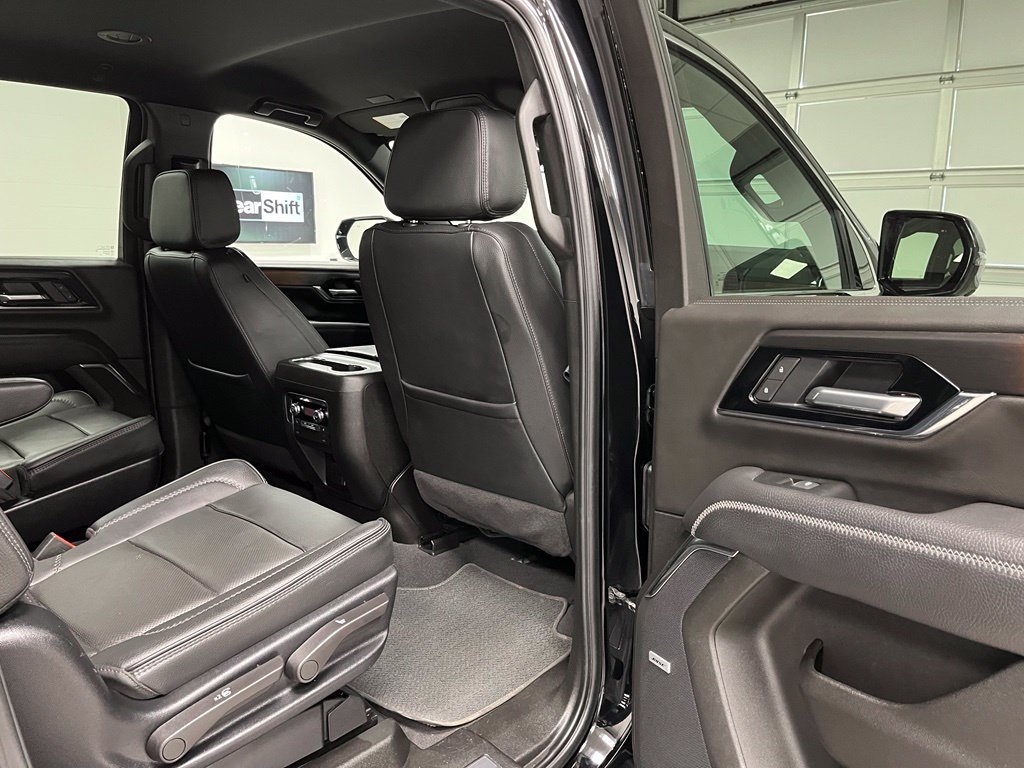 Used 2025 GMC Yukon XL Denali AWD/4WD image 49