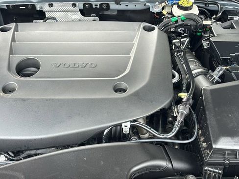 Certified 2023 Volvo XC40 B5 Plus w/ Driver Assist Package image 32