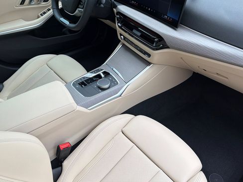 Used 2025 BMW 330i Sedan w/ Convenience Package image 19