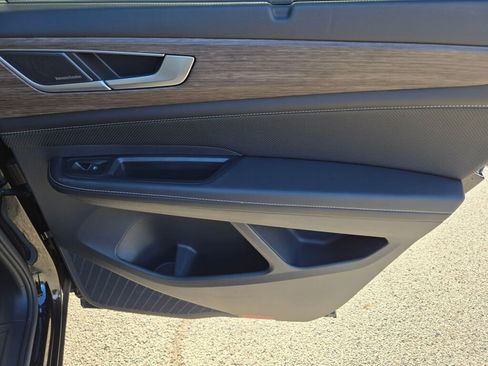 Used 2024 Volkswagen Atlas SEL Premium R-Line image 9