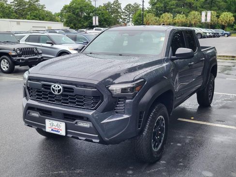 Used 2024 Toyota Tacoma TRD Off-Road AWD/4WD image 6