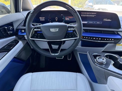 New 2026 Cadillac Optiq Sport 2 image 17
