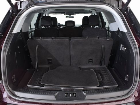 Used 2023 Ford Explorer XLT w/ Equipment Group 202A image 21