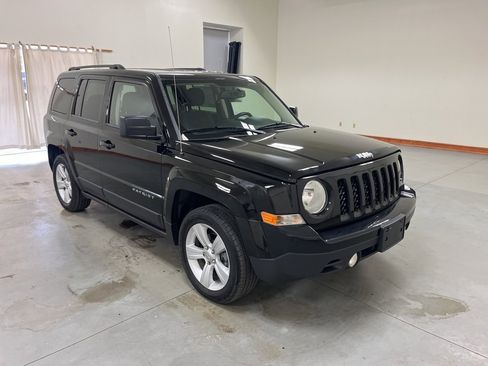 Used 2015 Jeep Patriot Latitude image 2