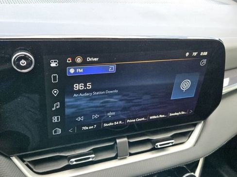 Used 2025 Chevrolet Equinox LT w/ Safety and Technology Package FWD image 20