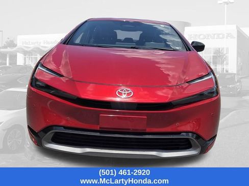 Used 2025 Toyota Prius XLE FWD image 8