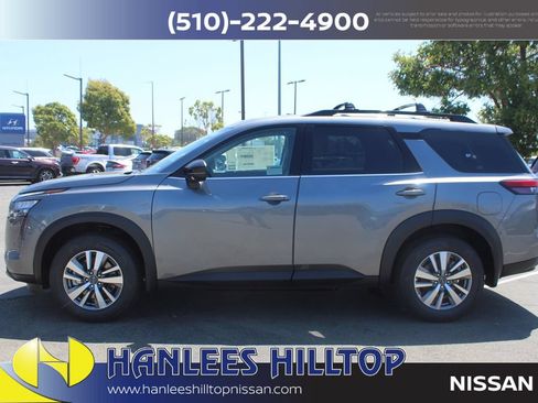New 2026 Nissan Pathfinder SL FWD image 2