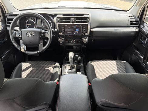 Certified 2024 Toyota 4Runner TRD Off-Road image 4