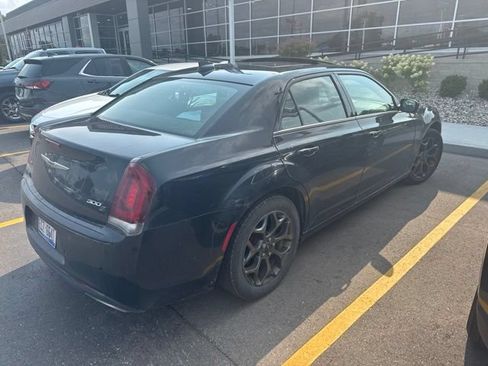 Used 2016 Chrysler 300 S w/ 300S Premium Group AWD/4WD image 5