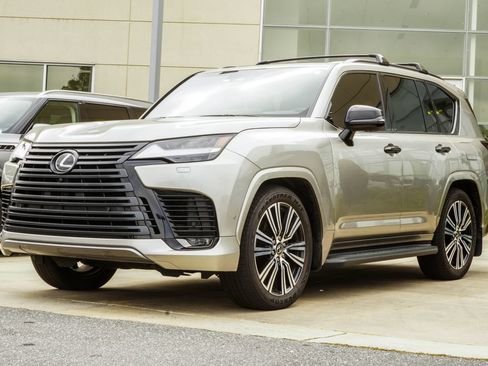 Used 2025 Lexus LX 700h Luxury w/ Appearance Package AWD/4WD image 8