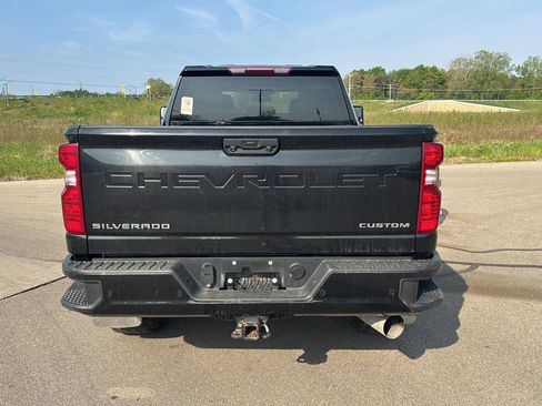 Used 2024 Chevrolet Silverado 2500 Custom w/ Custom Value Package AWD/4WD image 4