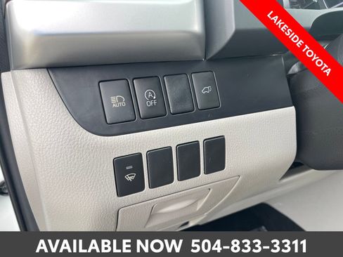 Used 2019 Toyota Highlander XLE FWD image 27