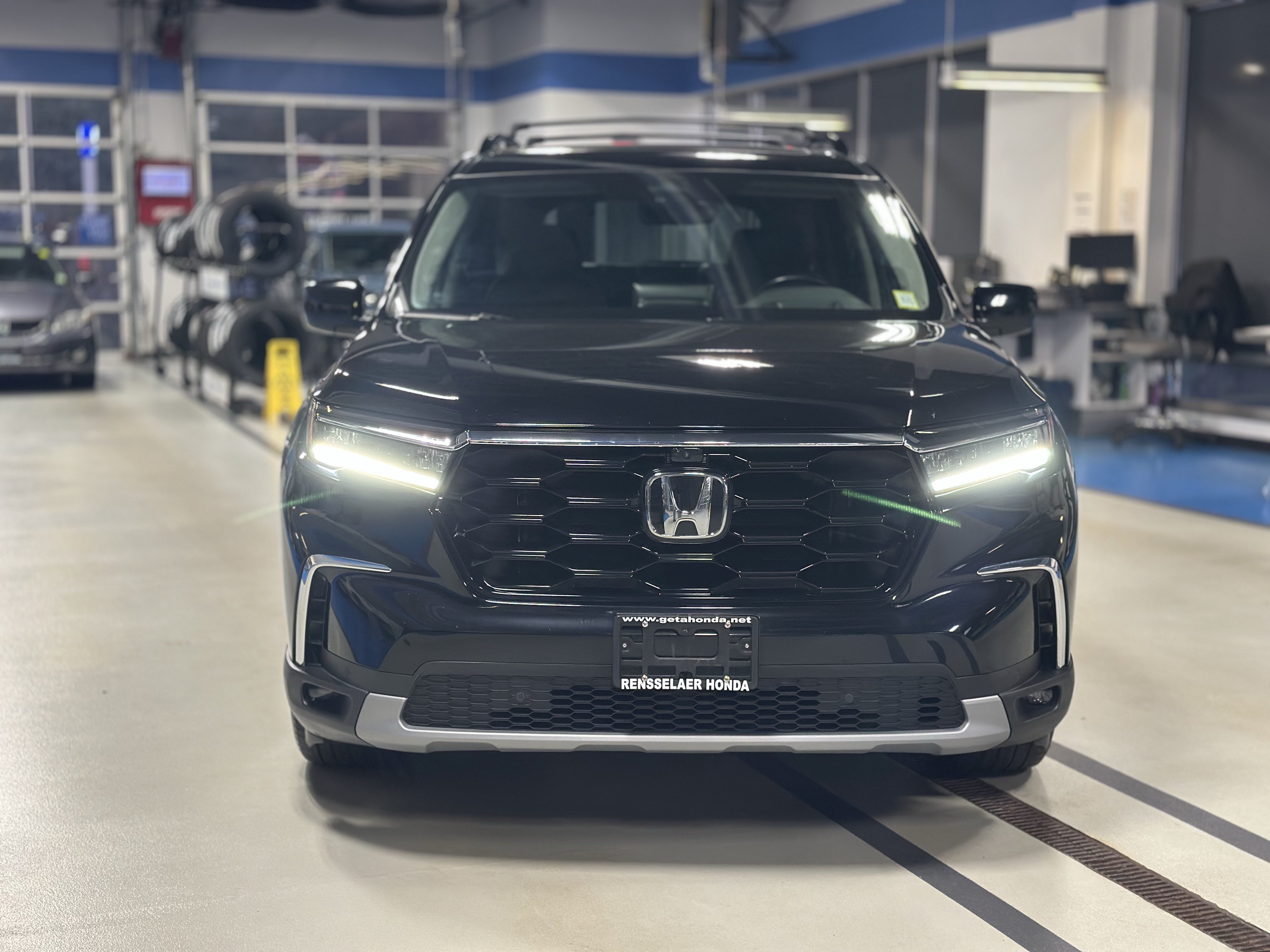 Used 2023 Honda Pilot Elite image 3