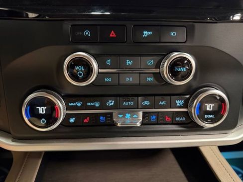 Used 2024 Ford Expedition Limited AWD/4WD image 35
