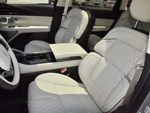 New 2026 Lincoln Nautilus Black Label w/ Jet Appearance Package AWD/4WD image 59