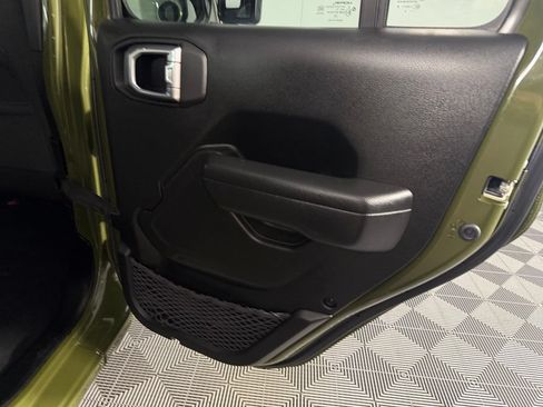 Used 2024 Jeep Wrangler Unlimited AWD/4WD image 28