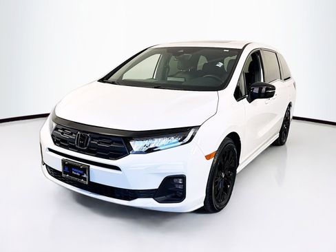 Used 2025 Honda Odyssey Sport-L image 3