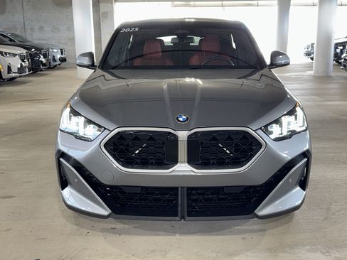 Used 2025 BMW X2 xDrive28i AWD/4WD image 3
