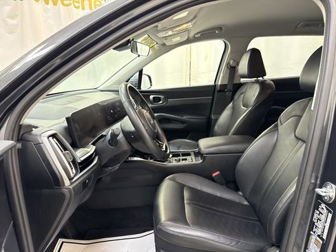 Certified 2024 Kia Sorento S image 12